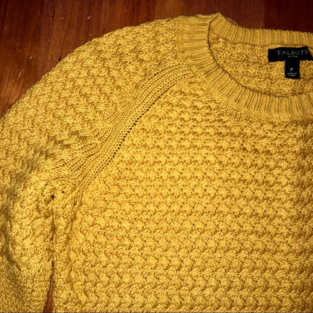 Cute sweater for fall and winter 🍂🍃
